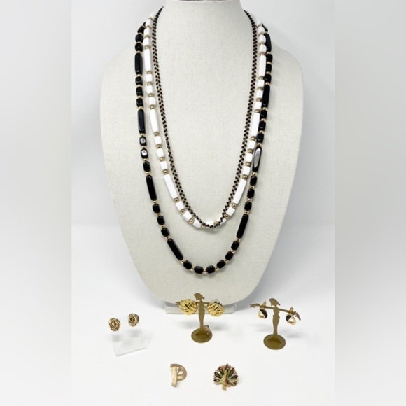 Trifari Jewelry - Trifari Jewelry 8 Pieces Lot Earrings Necklaces Brooches Peacock